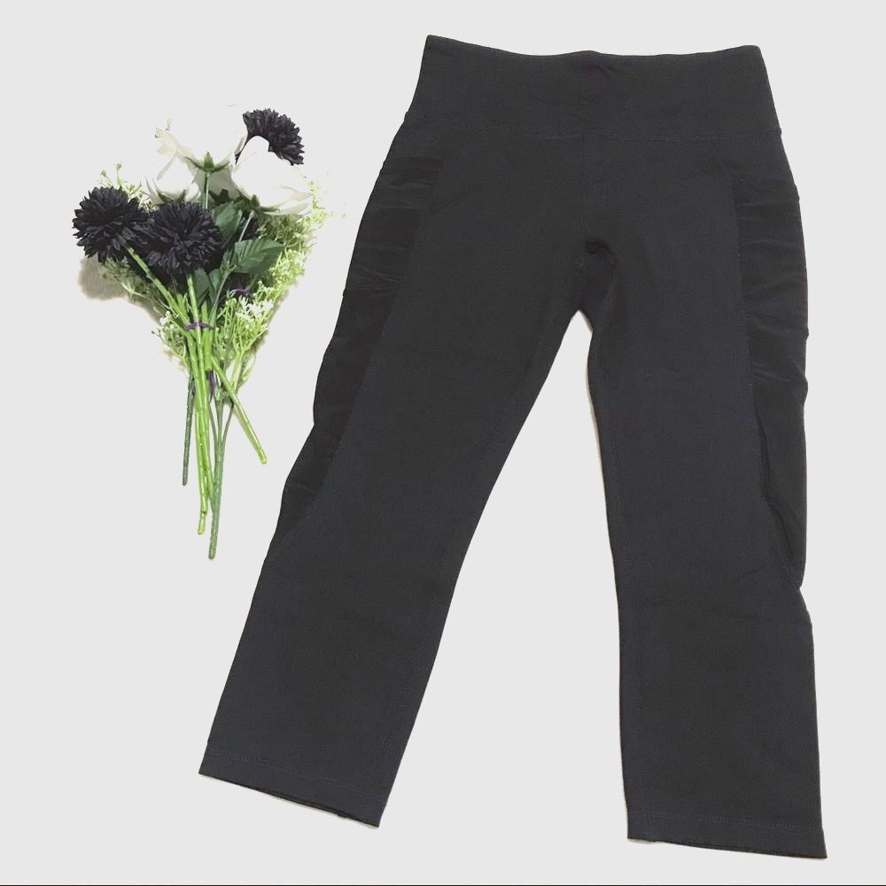 Forever 21 Crop Leggings Size Medium Black